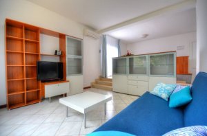 Vila 2 ložnicemi na 2 patrech - foto 2