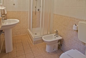 Vila 2 ložnicemi na 2 patrech - foto 4