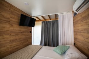 Glamping Stan Safari s podkrovím s 2 ložnicemi s výhledem na moře pro max. 4 osoby - foto 10