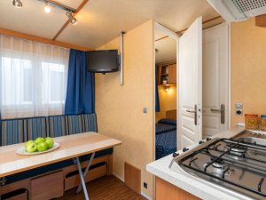 Maxicaravan Bürstner Midi pro max. 4+1 osob - foto 4
